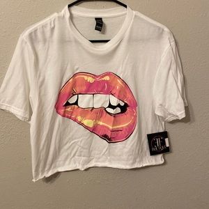 Lip shirt